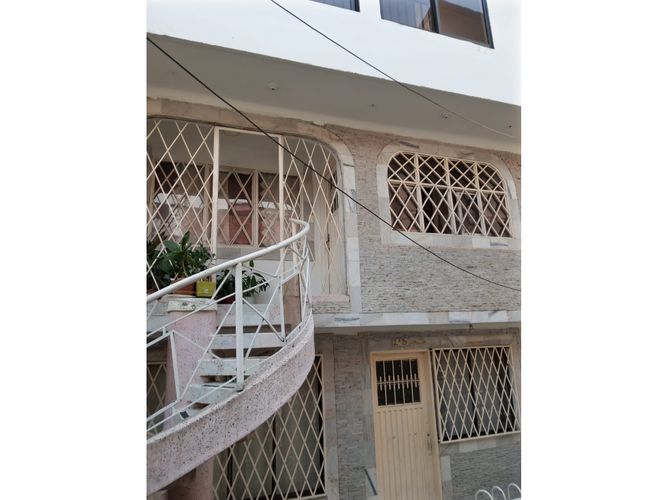 Casa de 8 alcobas en venta en Napoles, Cali, 226 m² · foto 8 de 15