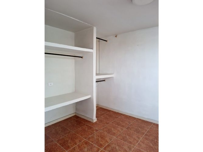 Casa de 8 alcobas en venta en Napoles, Cali, 226 m² · foto 9 de 15