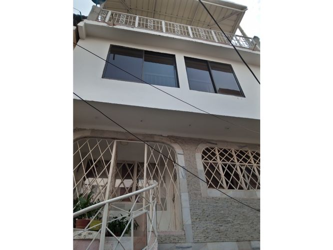 Casa de 8 alcobas en venta en Napoles, Cali, 226 m² · foto 12 de 15