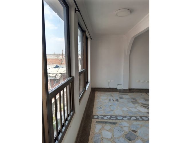 Casa de 8 alcobas en venta en Napoles, Cali, 226 m² · foto 13 de 15