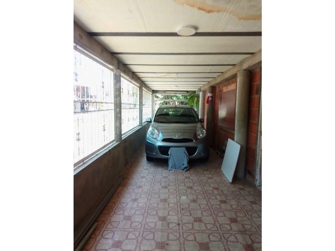 Casa de 4 alcobas en venta en Candelaria, 180 m² · foto 4 de 9