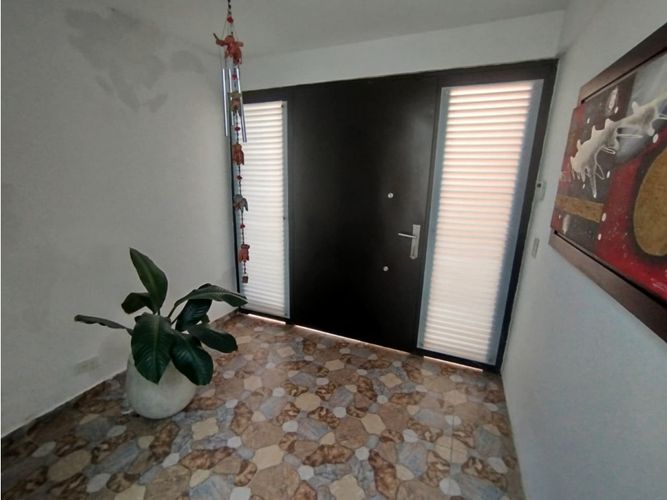 Casa de 5 alcobas en venta en Potrerito, Jamundí, 370 m² · foto 4 de 24