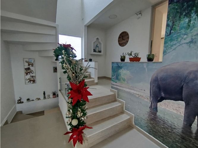 Casa de 5 alcobas en venta en Potrerito, Jamundí, 370 m² · foto 14 de 24