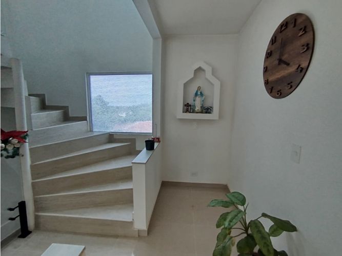 Casa de 5 alcobas en venta en Potrerito, Jamundí, 370 m² · foto 15 de 24