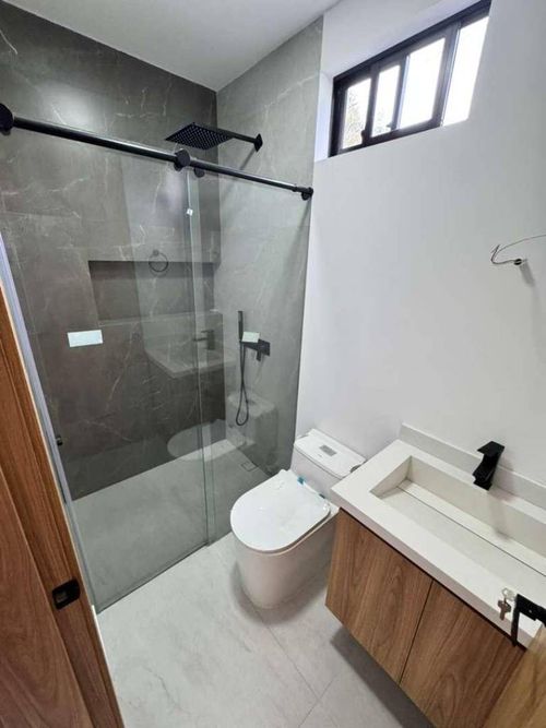 Casa de 3 alcobas en venta en Llano Grande, Rionegro, 220 m² · foto 5 de 16