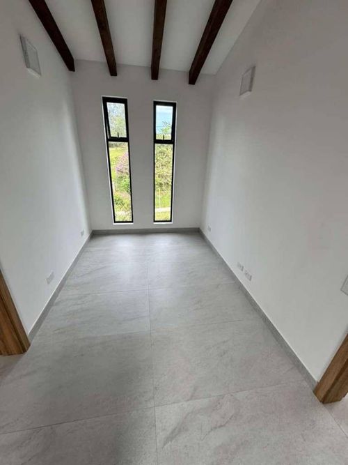 Casa de 3 alcobas en venta en Llano Grande, Rionegro, 220 m² · foto 10 de 16
