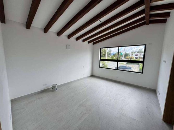 Casa de 3 alcobas en venta en Llano Grande, Rionegro, 220 m² · foto 12 de 16