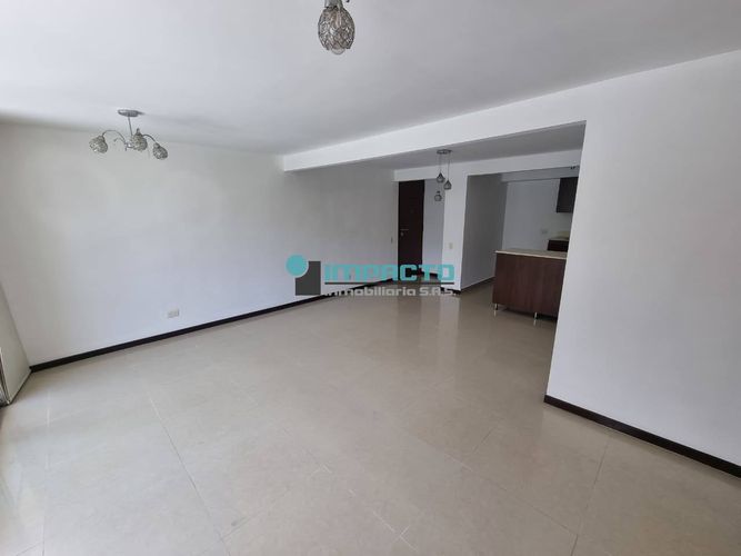 Apartamento de 3 alcobas en arriendo en Loma Del Esmeraldal, Envigado, 105 m² · foto 4 de 22