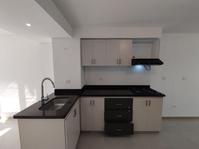 Casa de 5 alcobas en arriendo en Playa Rica, Dosquebradas, 150 m² · foto 4 de 14