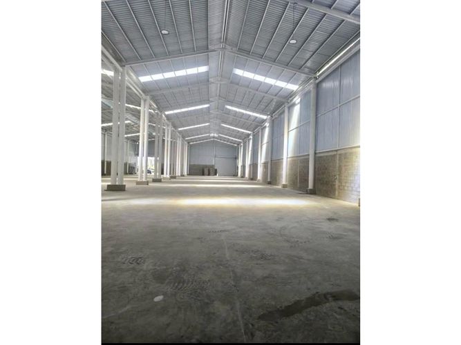 Bodega en arriendo en Caucaseco, Palmira, 2000 m² · foto 3 de 8