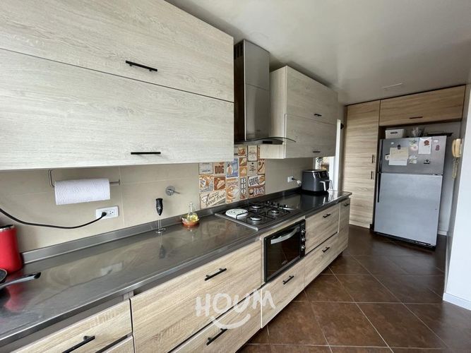 Apartamento de 3 alcobas en venta en El Diamante No. 2, Medellín, 138 m² · foto 2 de 16