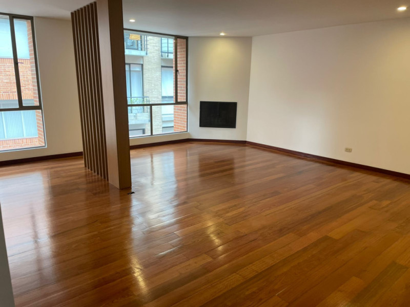 Apartamento en venta en Santa Barbara, Bogotá · foto 3 de 11