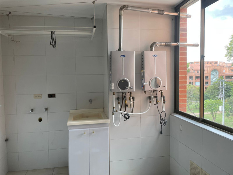 Apartamento en venta en Santa Barbara, Bogotá · foto 6 de 11