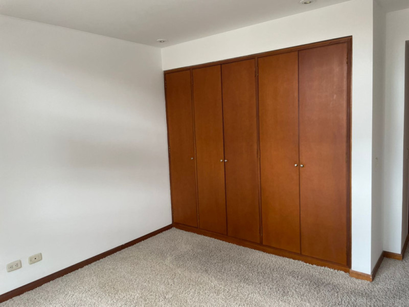 Apartamento en venta en Santa Barbara, Bogotá · foto 8 de 11