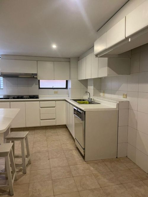 Apartamento de 3 alcobas en venta en Chico, Bogotá, 250 m² · foto 4 de 18