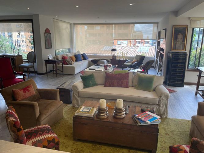 Casa de 4 alcobas en venta en Chicó Alto, Bogotá, 385 m² · foto 2 de 14