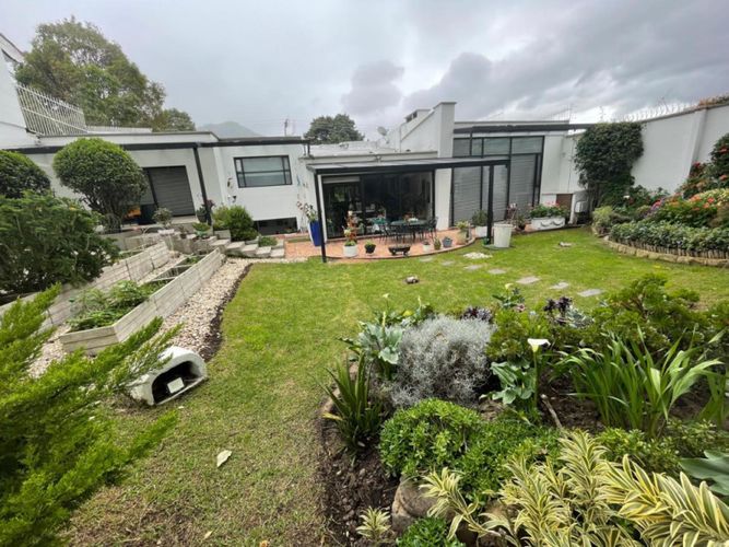 Casa de 4 alcobas en venta en Santa Ana Oriental, Bogotá, 606 m² · foto 15 de 24