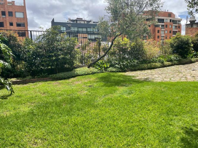 Casa de 4 alcobas en venta en Chicó Alto, Bogotá, 385 m² · foto 21 de 24