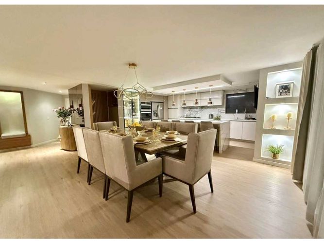 Apartamento de 3 alcobas en venta en Chicó Navarra, Bogotá, 190 m² · foto 2 de 21