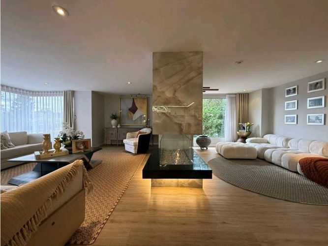 Apartamento de 3 alcobas en venta en Chicó Navarra, Bogotá, 190 m² · foto 3 de 21