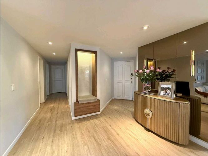Apartamento de 3 alcobas en venta en Chicó Navarra, Bogotá, 190 m² · foto 5 de 21