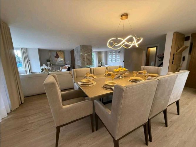 Apartamento de 3 alcobas en venta en Chicó Navarra, Bogotá, 190 m² · foto 10 de 21