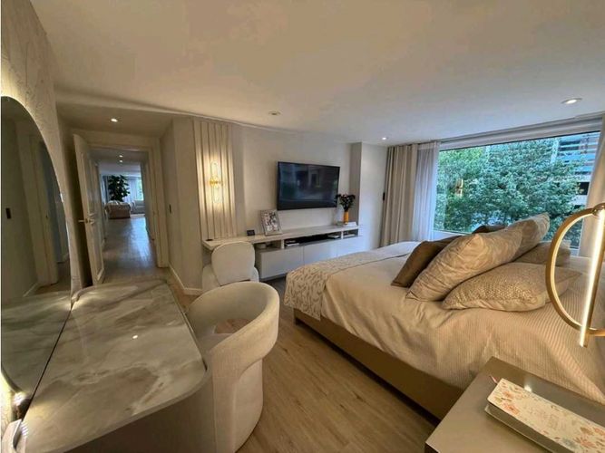 Apartamento de 3 alcobas en venta en Chicó Navarra, Bogotá, 190 m² · foto 12 de 21