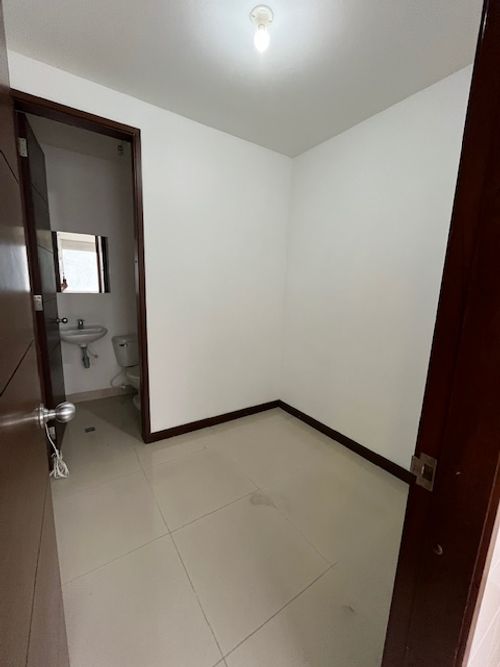 Apartamento en venta en Cristales, Cali · foto 7 de 14