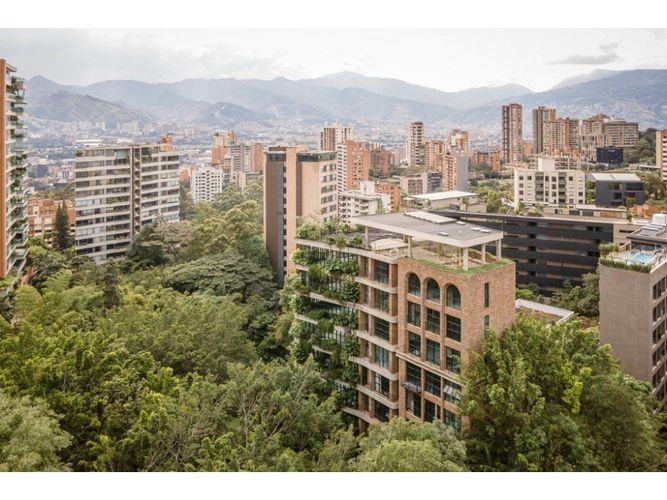 Apartamento de 3 alcobas en venta en Las Lomas No.1, Medellín, 270 m² · foto 13 de 13