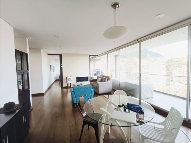 Apartamento de 3 alcobas en venta en Los Rosales, Bogotá, 219 m² · foto 3 de 24