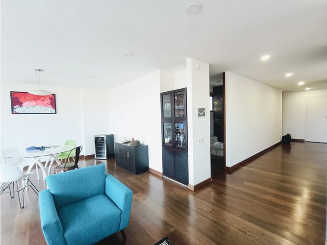 Apartamento de 3 alcobas en venta en Los Rosales, Bogotá, 219 m² · foto 4 de 24