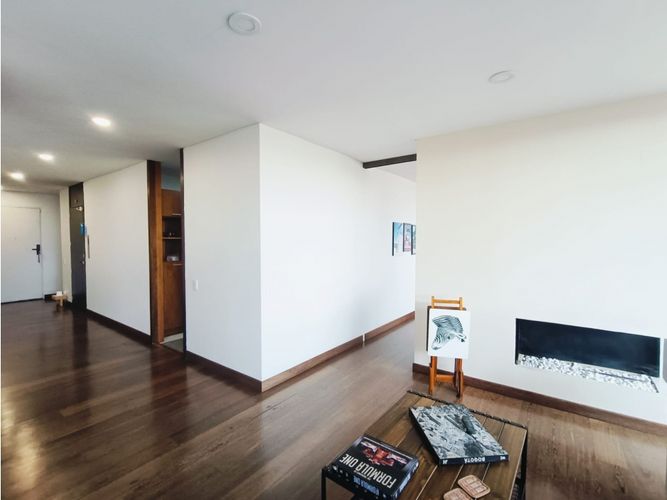Apartamento de 3 alcobas en venta en Los Rosales, Bogotá, 219 m² · foto 8 de 24