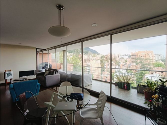 Apartamento de 3 alcobas en venta en Los Rosales, Bogotá, 219 m² · foto 10 de 24