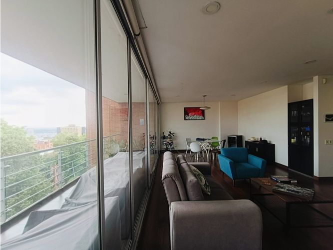 Apartamento de 3 alcobas en venta en Los Rosales, Bogotá, 219 m² · foto 11 de 24
