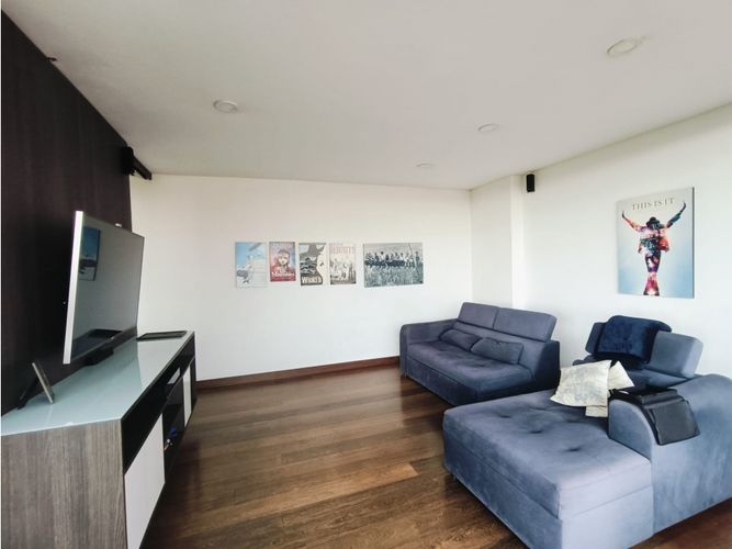Apartamento de 3 alcobas en venta en Los Rosales, Bogotá, 219 m² · foto 14 de 24