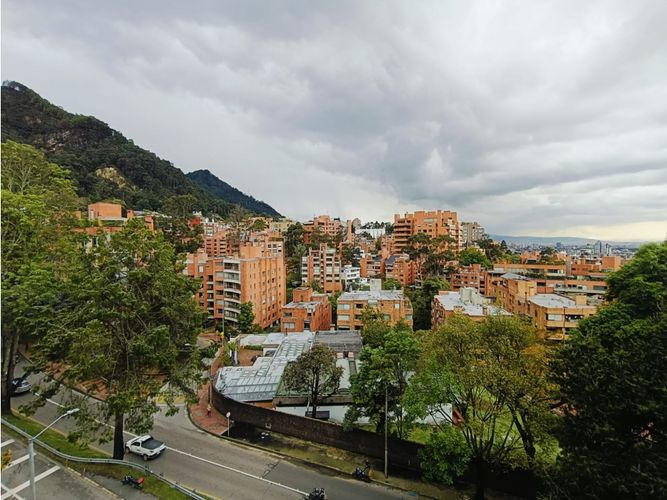 Apartamento de 3 alcobas en venta en Los Rosales, Bogotá, 219 m² · foto 17 de 24
