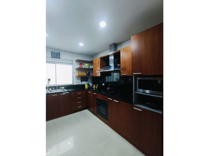Apartamento de 3 alcobas en venta en Los Rosales, Bogotá, 219 m² · foto 22 de 24