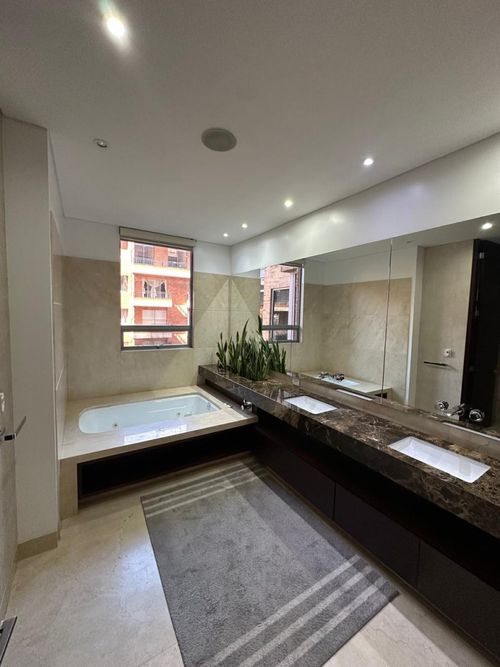 Apartamento de 3 alcobas en venta en Chicó Reservado, Bogotá, 303 m² · foto 9 de 24