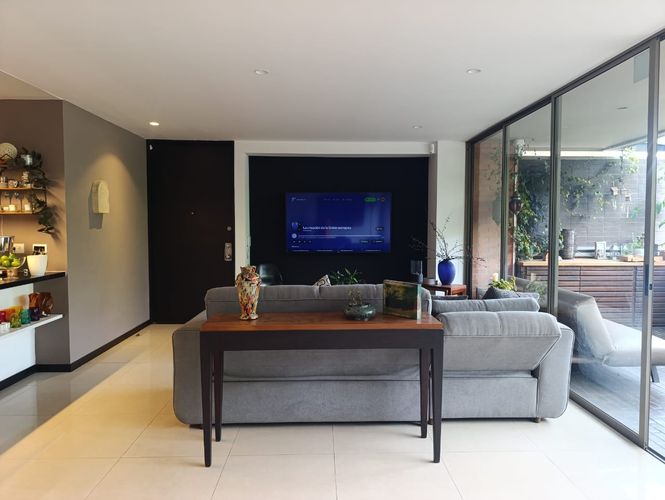 Apartamento de 2 alcobas en venta en El Poblado, Medellín, 104 m² · foto 3 de 17