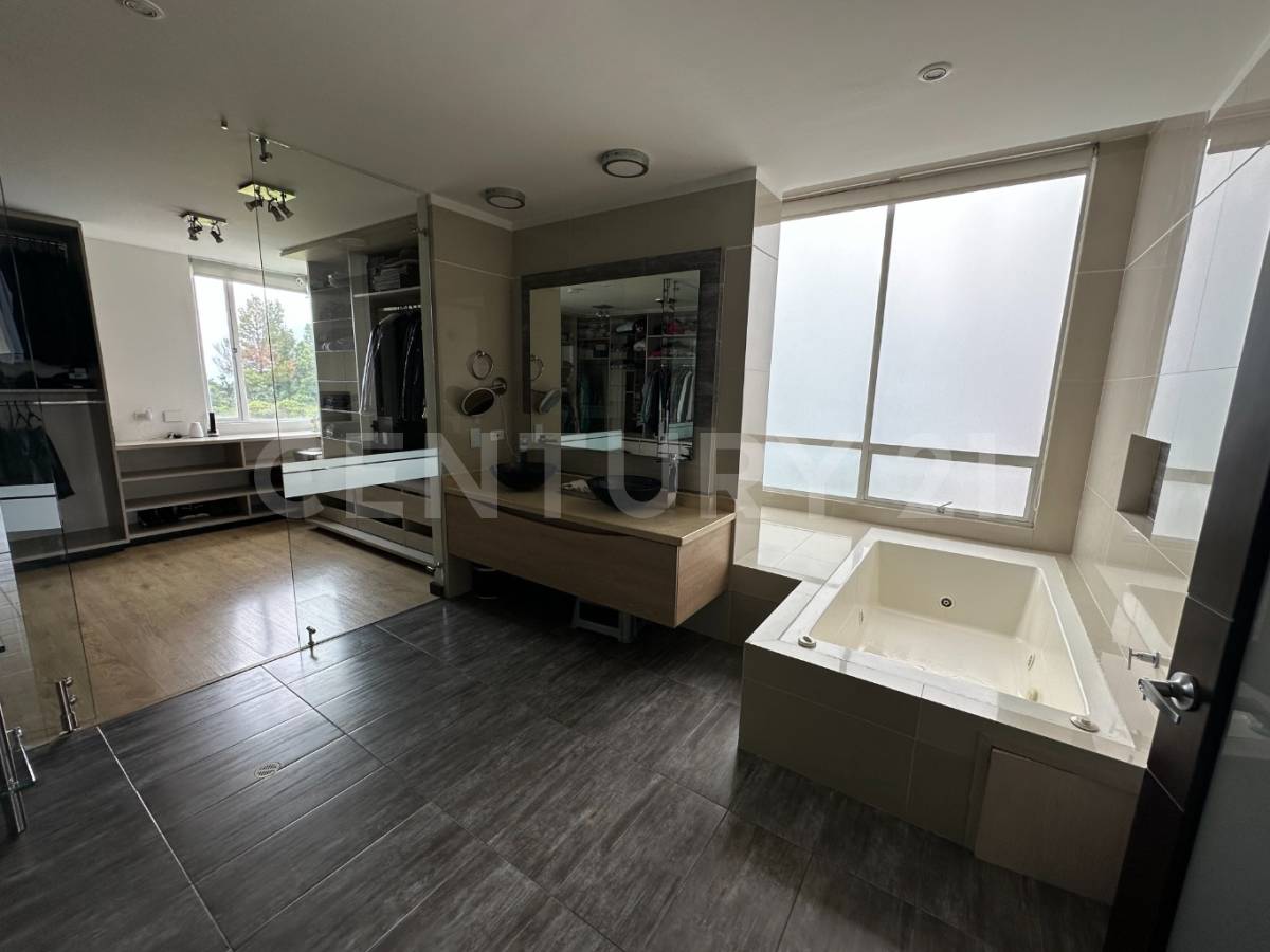 Apartamento en venta en Cerros De Suba, Bogotá · foto 14 de 22