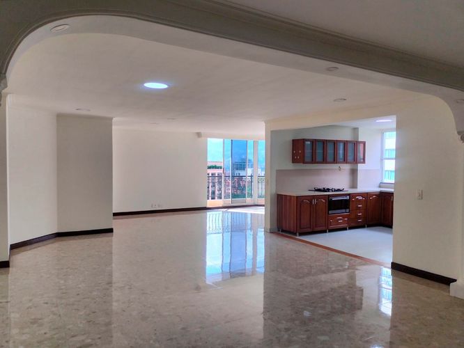 Apartamento de 3 alcobas en venta en El Poblado, Medellín, 170 m² · foto 1 de 17