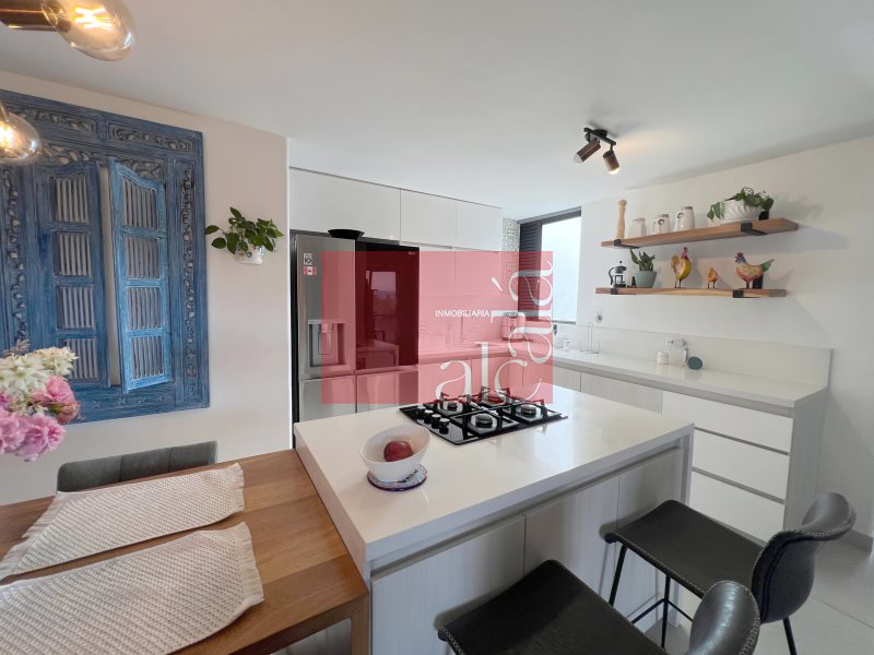 Apartamento en venta en Los Naranjos, Envigado · foto 3 de 11