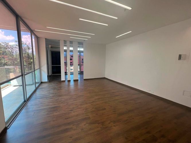 Oficina en arriendo en El Poblado, Medellín, 72 m² · foto 4 de 17