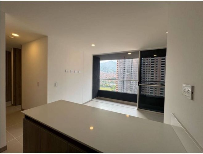 Apartamento de 3 alcobas en venta en Suramérica, Itagüí, 63 m² · foto 4 de 9