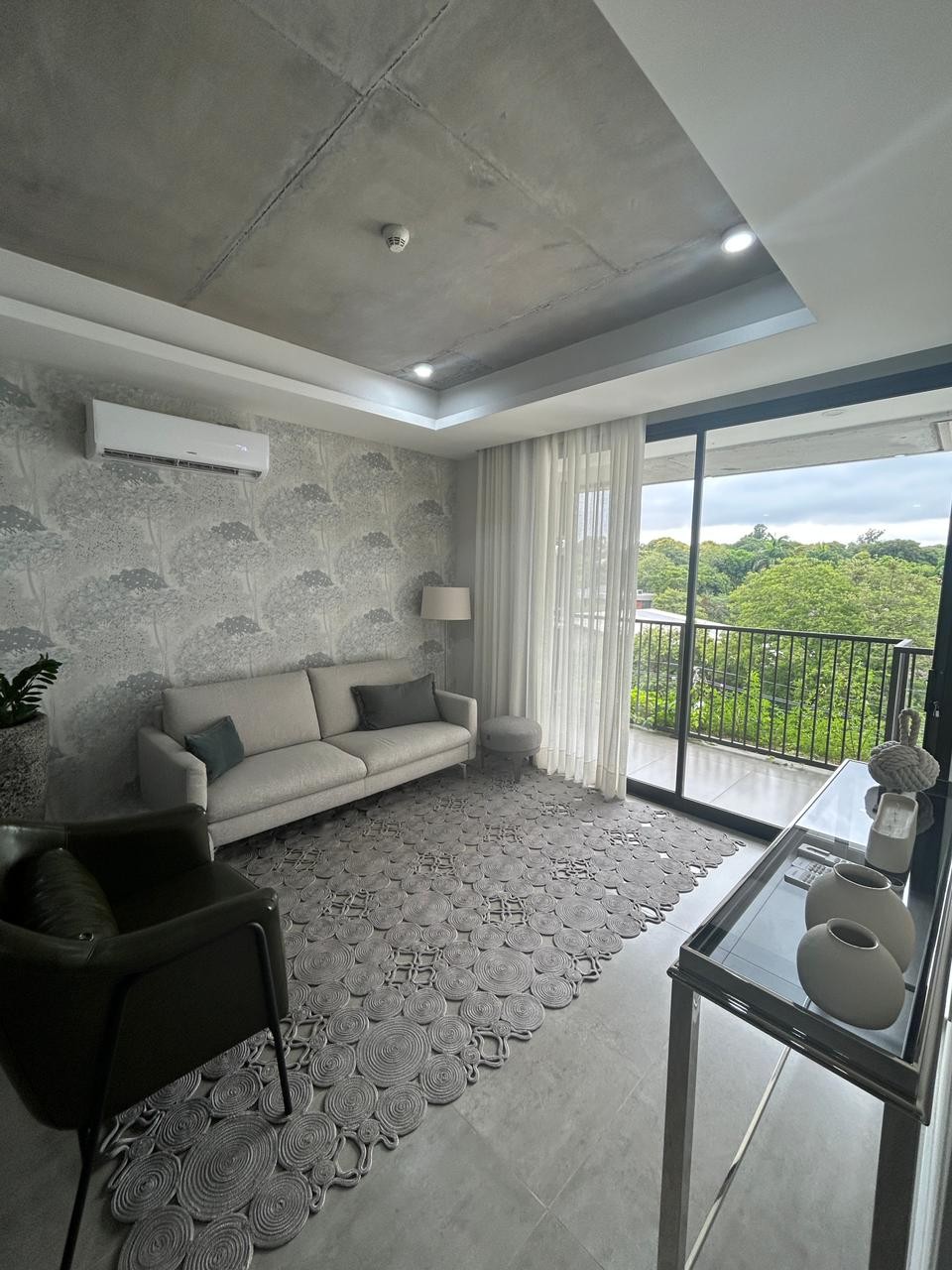 ALQUILO DEPTO A ESTRENAR EN EL BO MBURUKUJA, 2 HABITACIONES | 93m2 AMOBLADO, EQUIPADO & DECORADO ✨?️ — foto 3