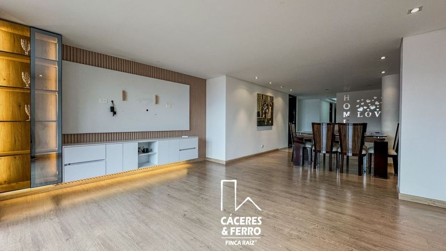 Apartamento de 3 alcobas en venta en Chicó Navarra, Bogotá, 159 m² · foto 3 de 23