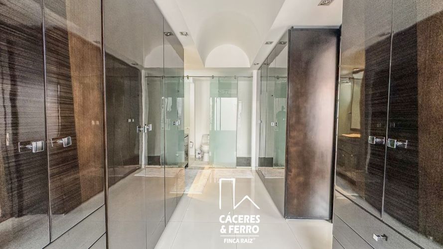 Apartamento de 3 alcobas en venta en Chicó Navarra, Bogotá, 159 m² · foto 16 de 23