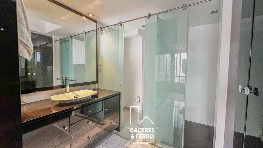 Apartamento de 3 alcobas en venta en Chicó Navarra, Bogotá, 159 m² · foto 18 de 23