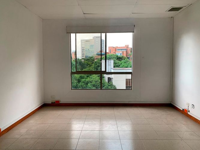 Oficina en arriendo en El Poblado, Medellín, 35 m² · foto 4 de 4
