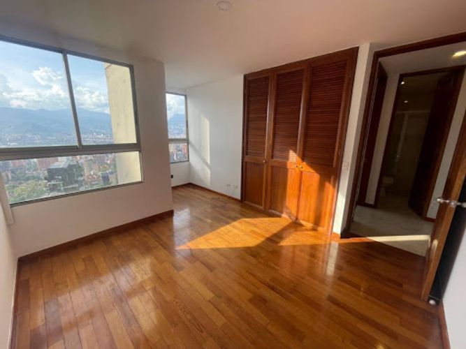Apartamento de 3 alcobas en arriendo en El Tesoro, Medellín, 150 m² · foto 16 de 22